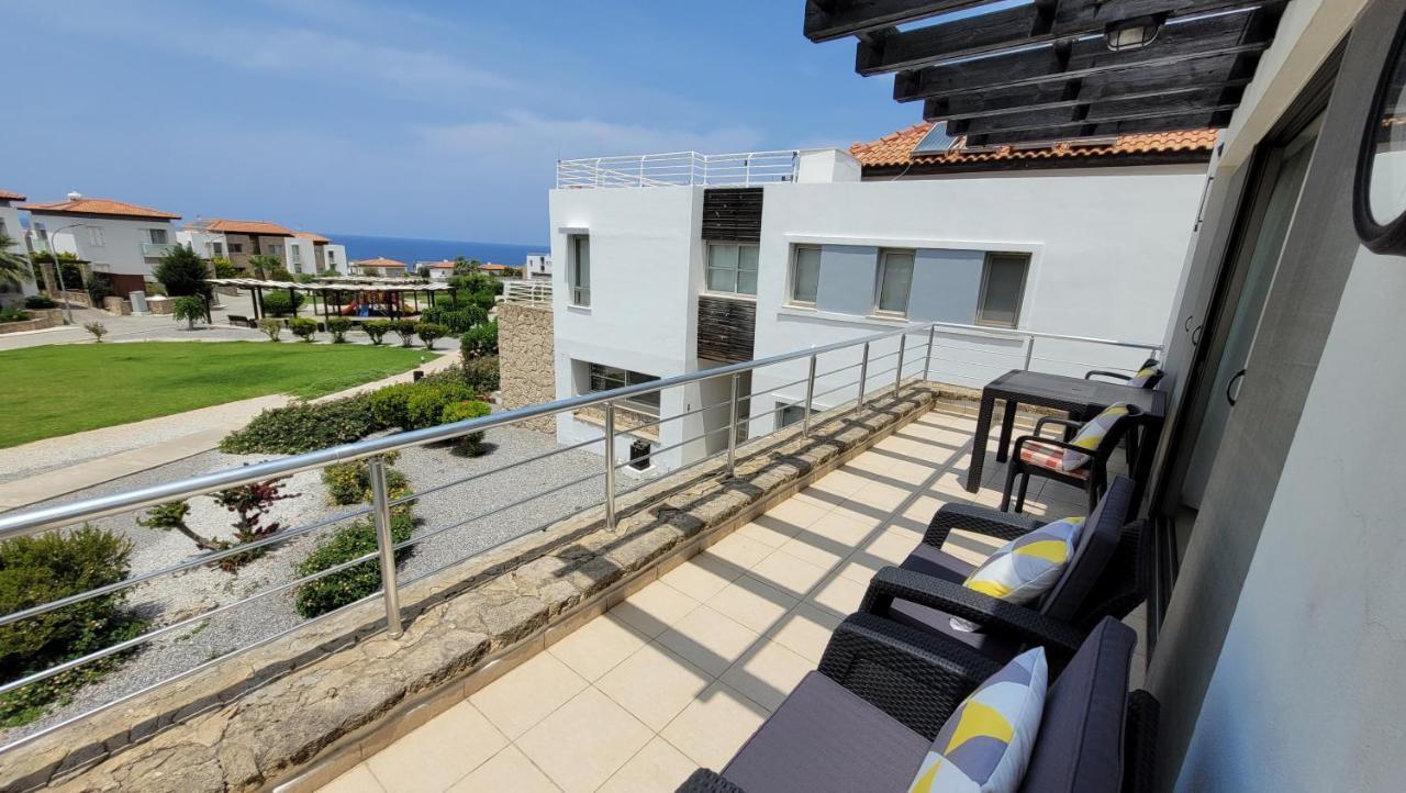 Sea And Mountain View Beachfront Penthouse Yali Eksteriør billede