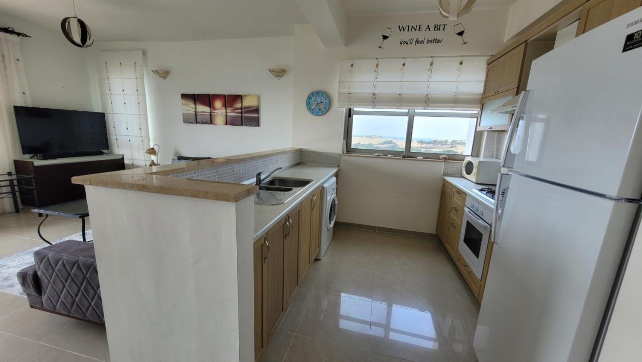 Sea And Mountain View Beachfront Penthouse Yali Eksteriør billede