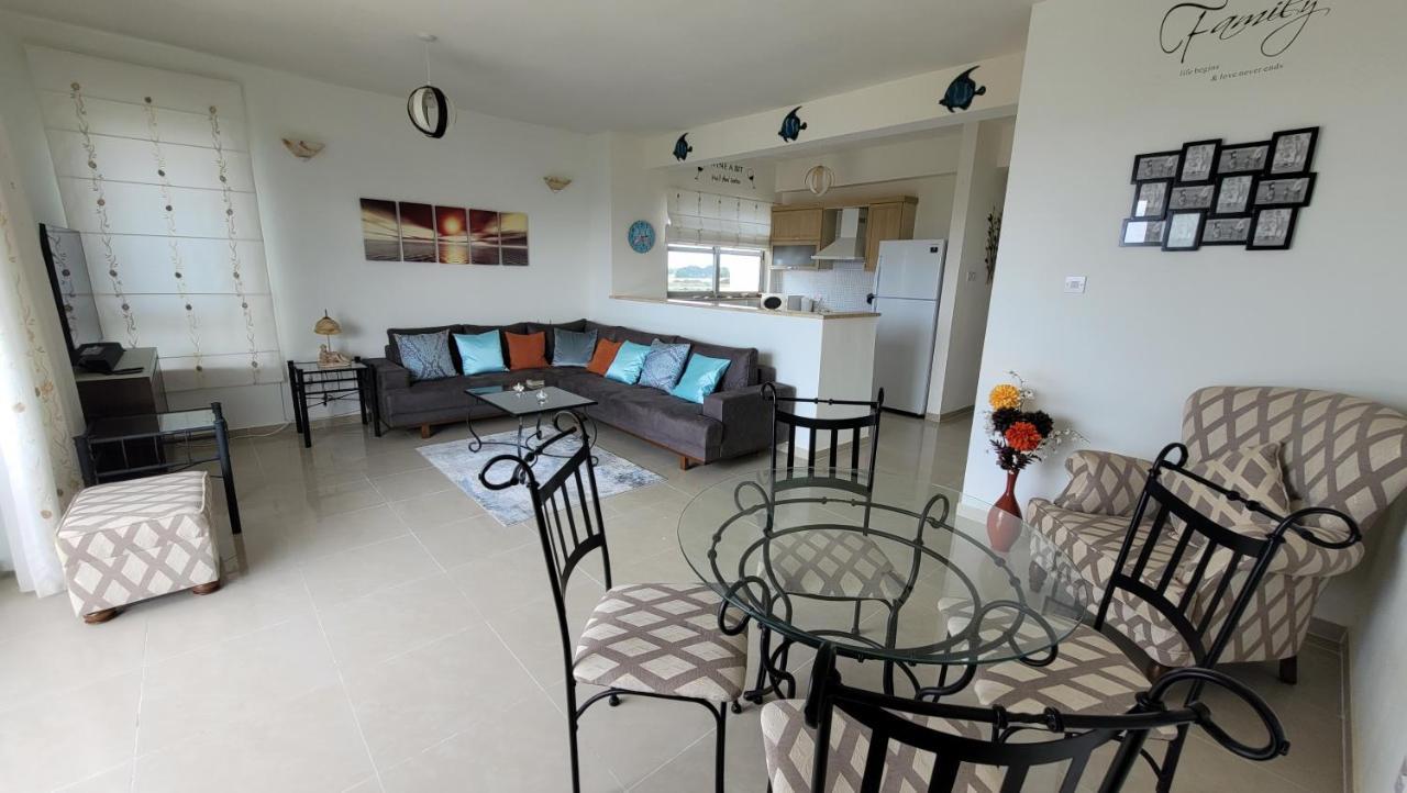 Sea And Mountain View Beachfront Penthouse Yali Eksteriør billede