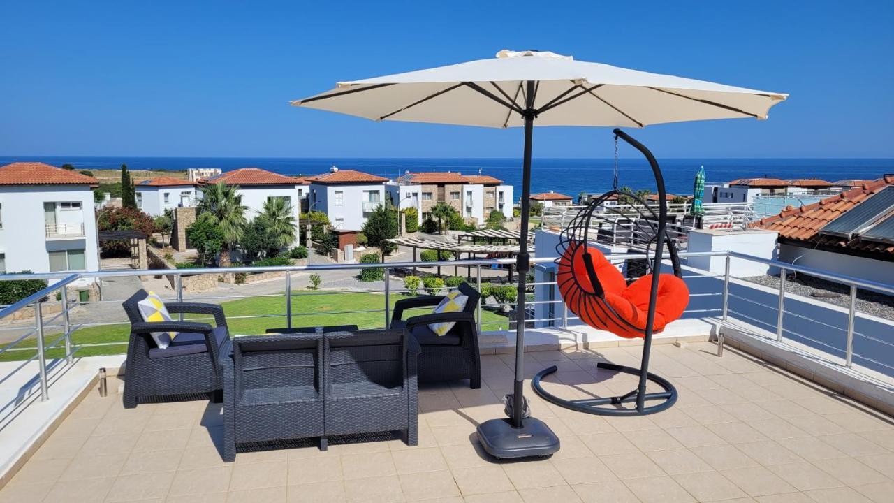 Sea And Mountain View Beachfront Penthouse Yali Eksteriør billede
