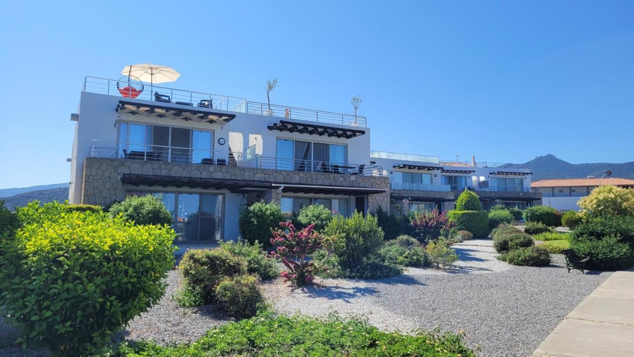 Sea And Mountain View Beachfront Penthouse Yali Eksteriør billede